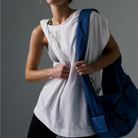 NWOT Arabesque Tee - Picture 7 of 9